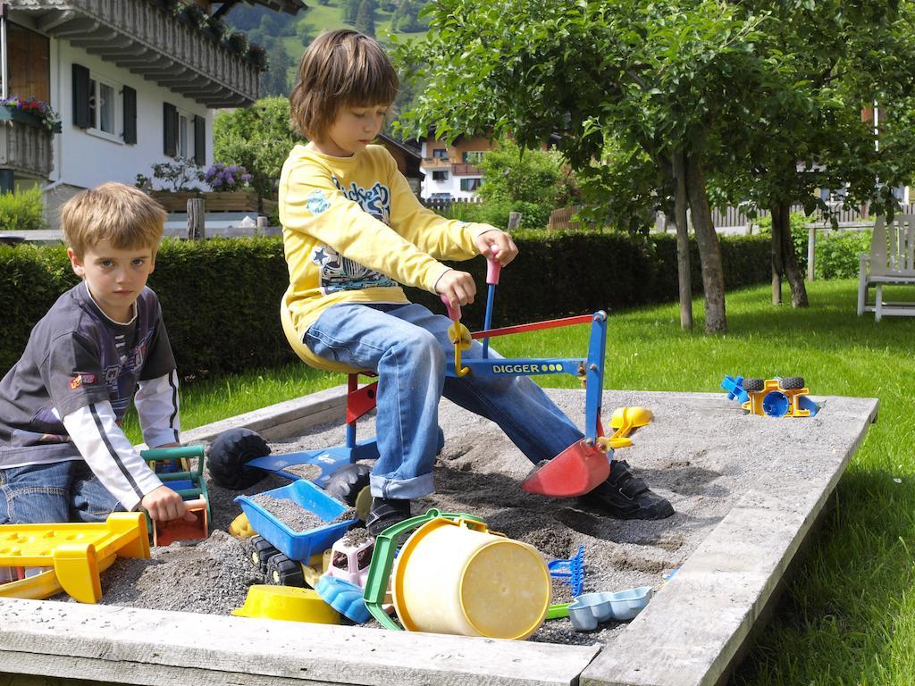Ferienbauernhof Moosbrugger Apartment Schoppernau Bagian luar foto