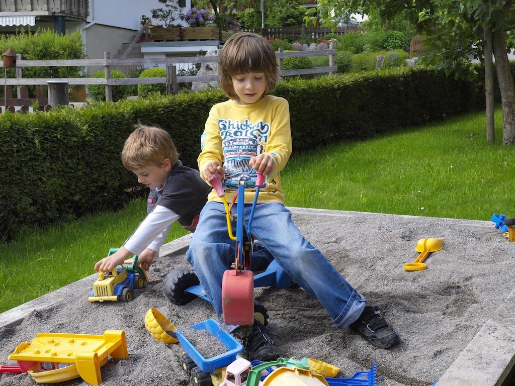 Ferienbauernhof Moosbrugger Apartment Schoppernau Bagian luar foto